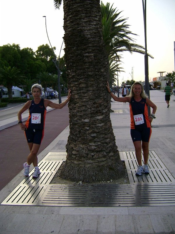 Le atlete prima della gara.JPG